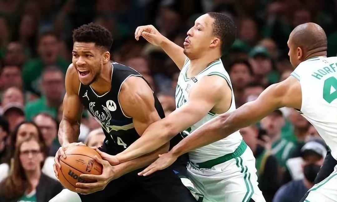 雄鹿B队鏖战凯尔特人，浓眉高光表现