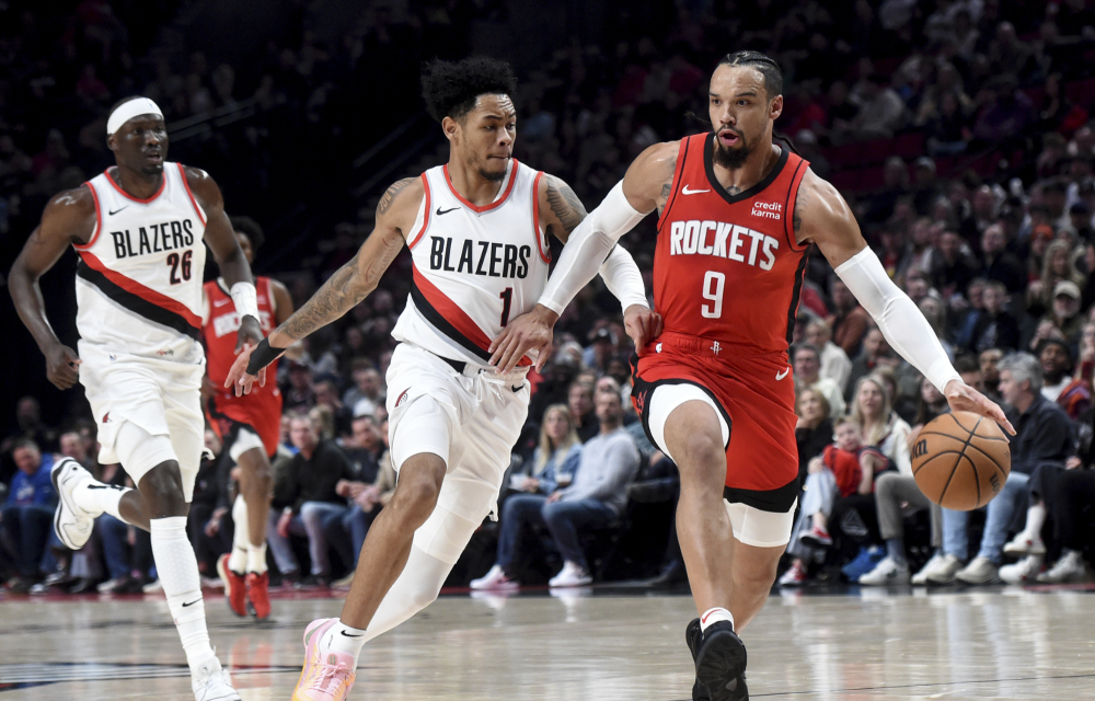 菲律宾男篮鏖战雄鹿，拉塞尔三分雨点燃全场