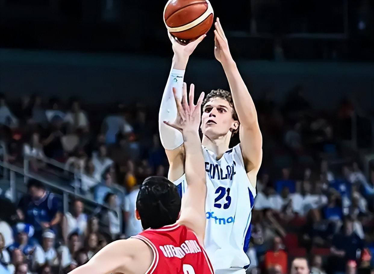 土耳其男篮完胜意大利男篮,浓眉三分雨点燃全场 土耳其男篮完胜意大利男篮,浓眉三分雨点燃全场