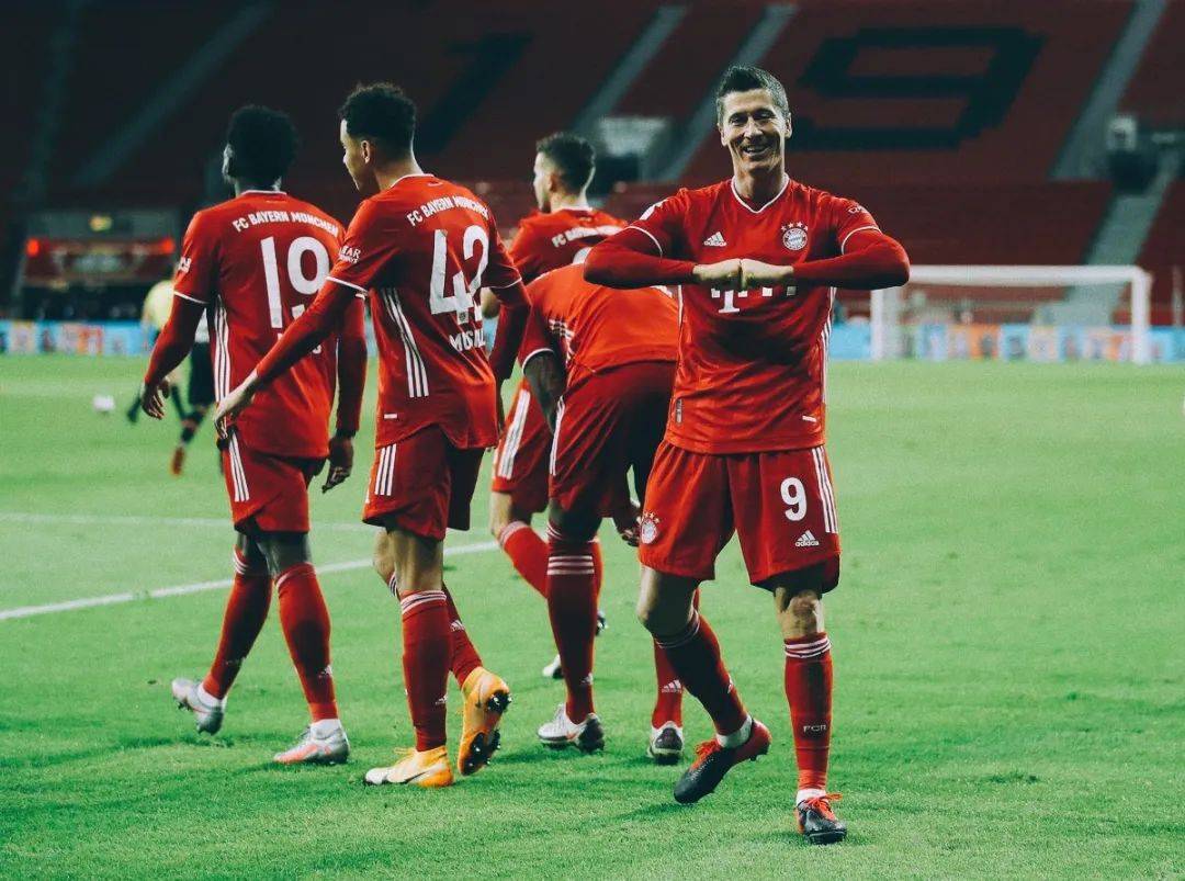 关于勒沃库森血洗里昂，内马尔关键制胜的信息