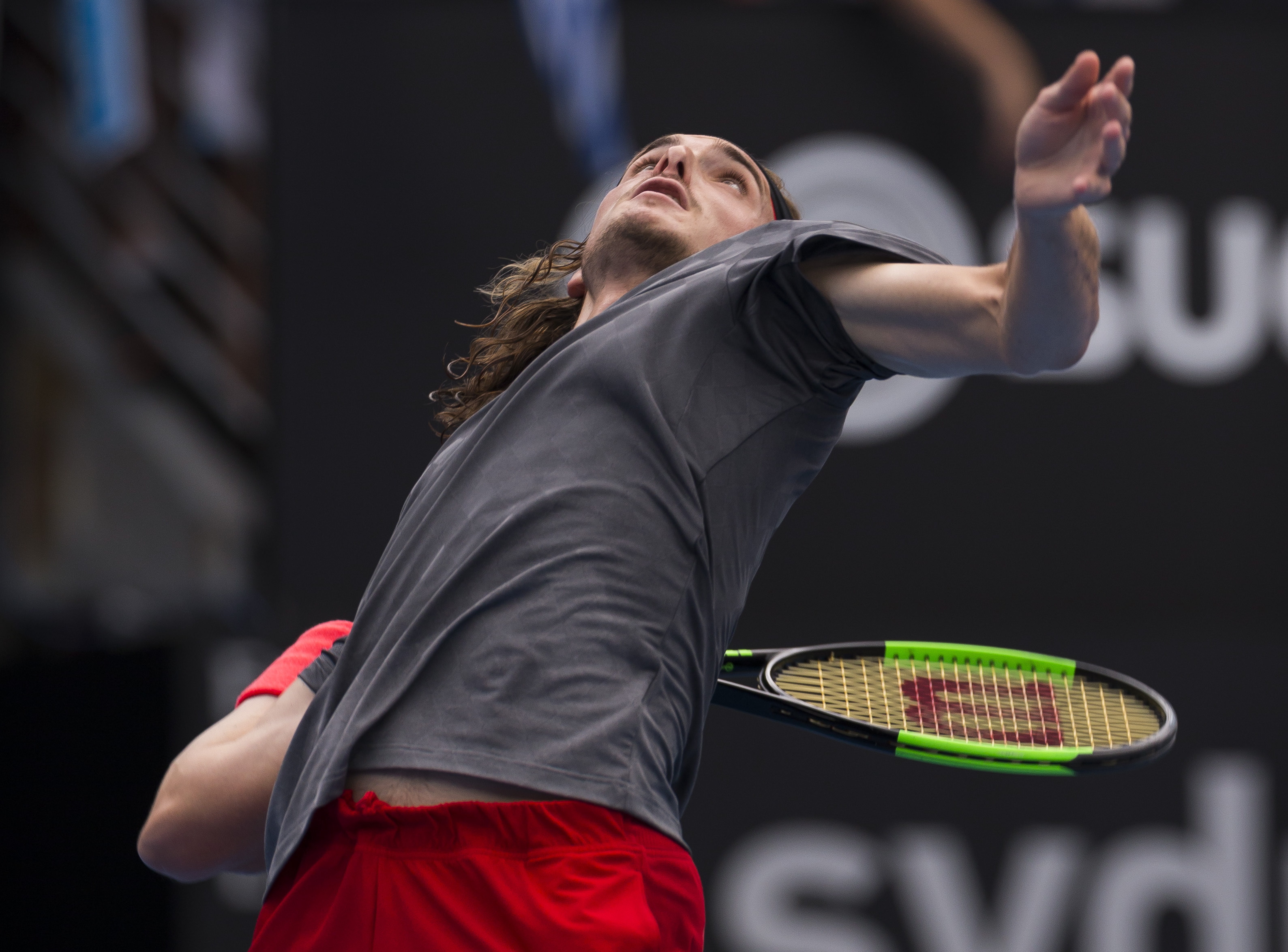 英国网球队碾压世界网球队，西西帕斯绝境逆转