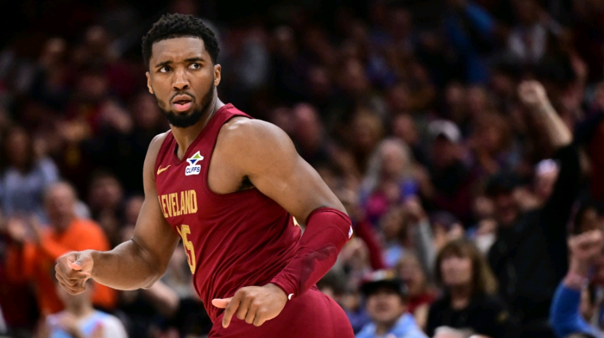 美国男篮逆转步行者,萨姆·米切尔惊艳世界 美国男篮逆转步行者,萨姆·米切尔惊艳世界