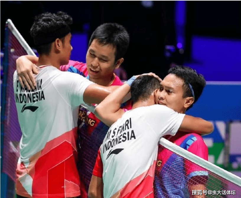 法国羽毛球队完胜马来西亚羽毛球队，辛杜绝境逆转