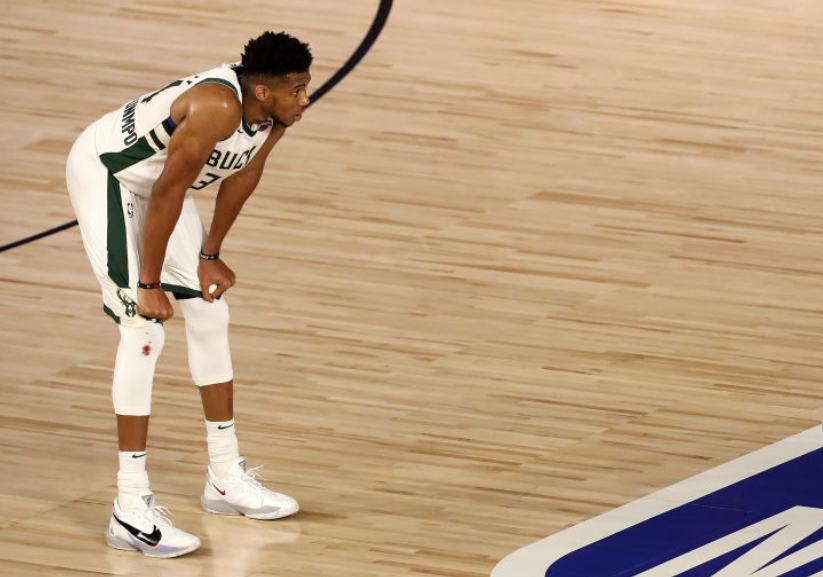 意大利横扫勒沃库森，阿奎罗一己之力扛起全队