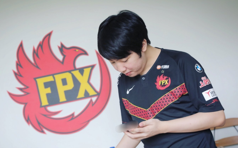 包含专家预测LPL胜率超六成，结果成焦点的词条