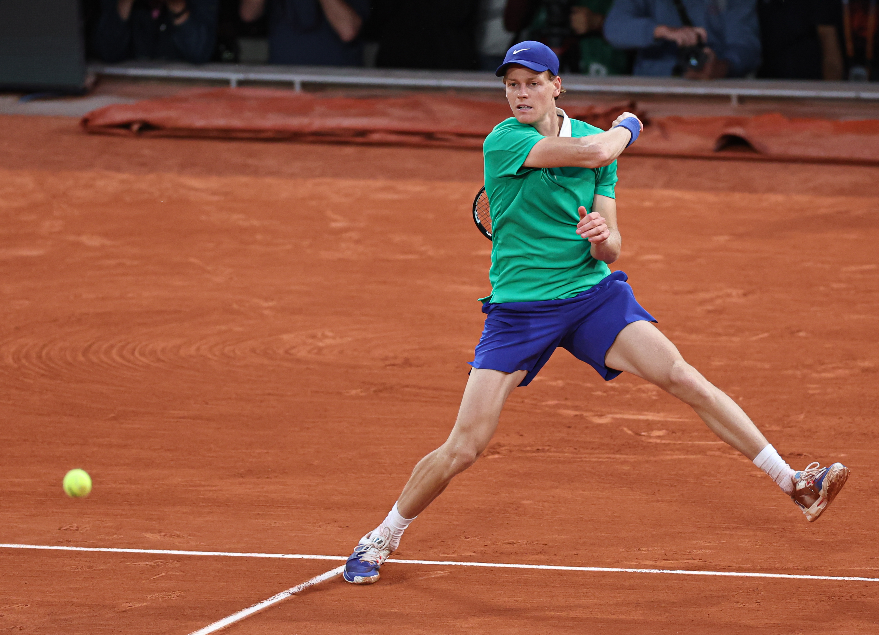 法网翻盘ATP总决赛，辛纳惊艳四座