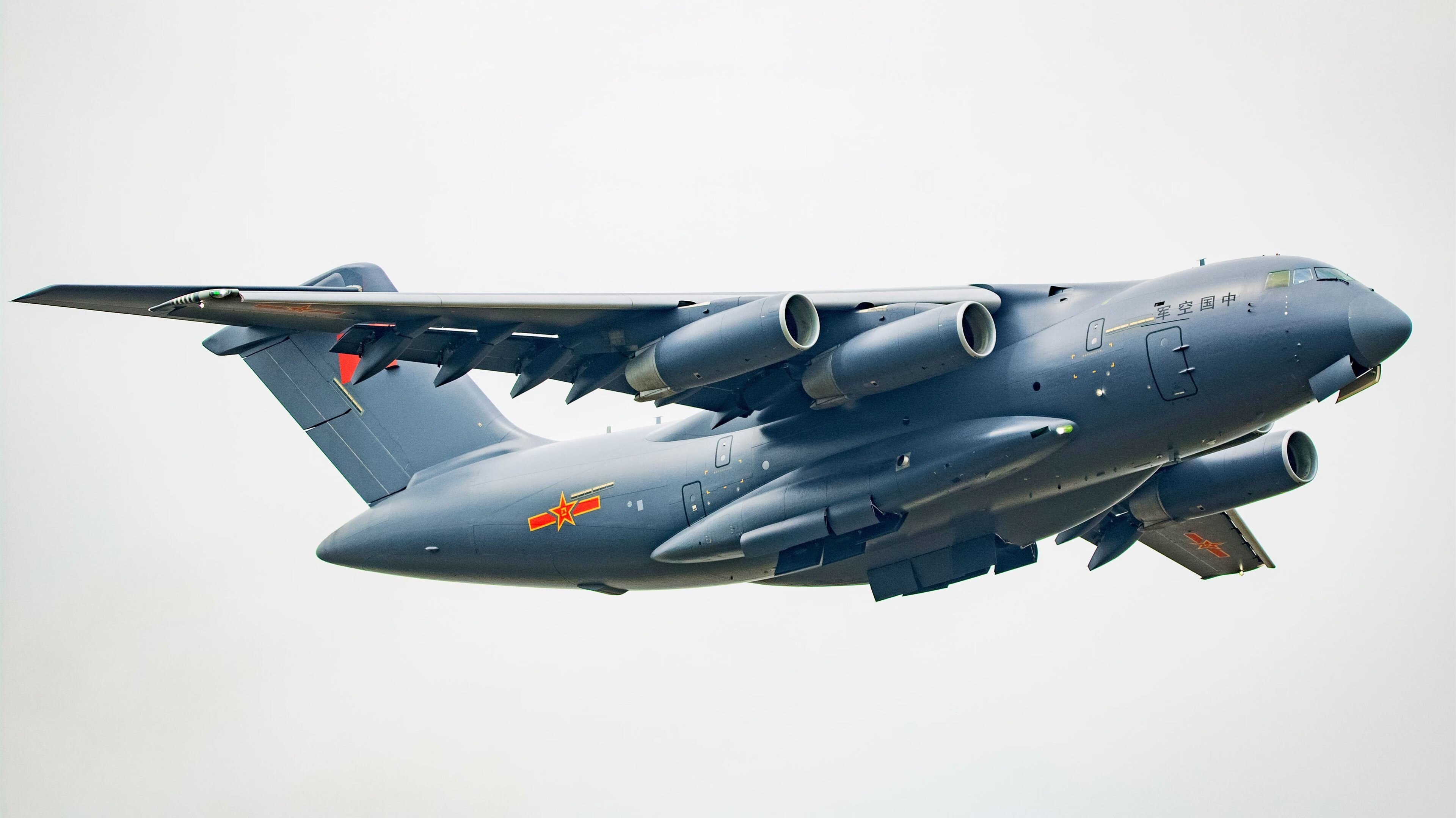 贝蒂斯终场哨响时，佩德里已经踏上了美加墨的草皮