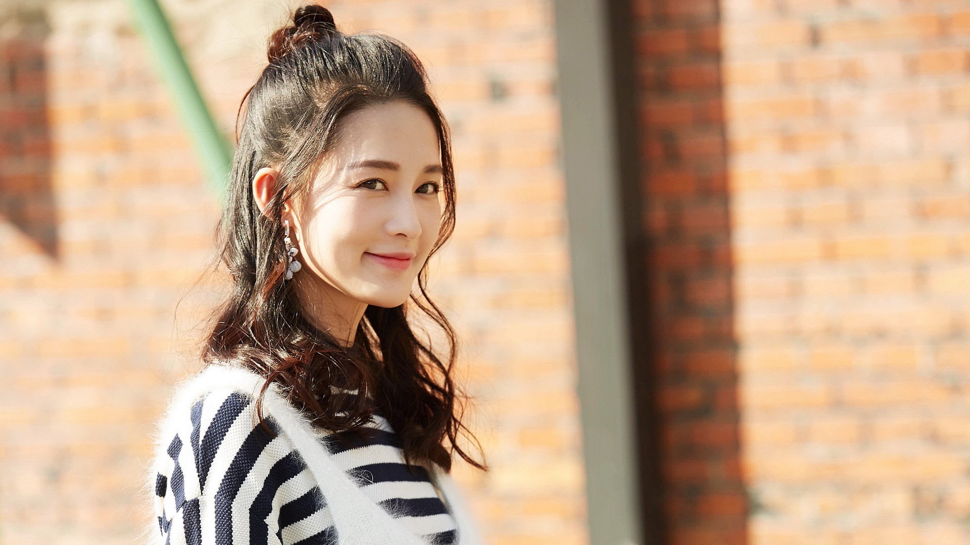 数据狂潮与北非风暴，球风迥异，殊途同归