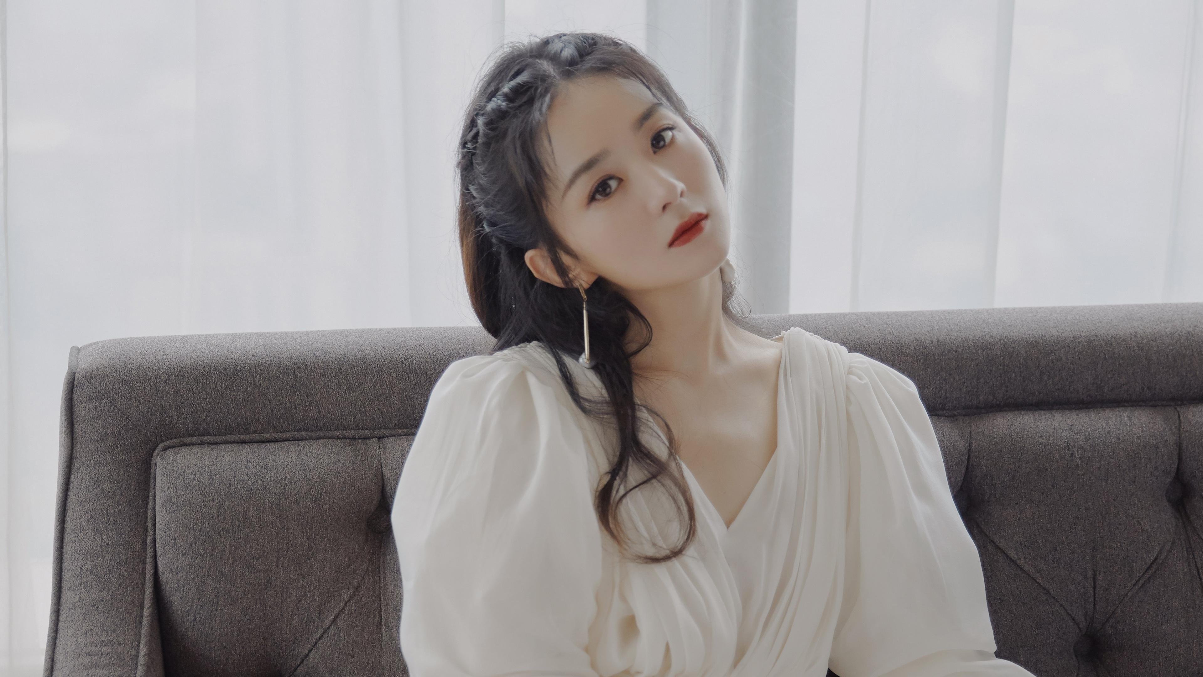 钢与焰，两场胜利揭示的人类精神密码